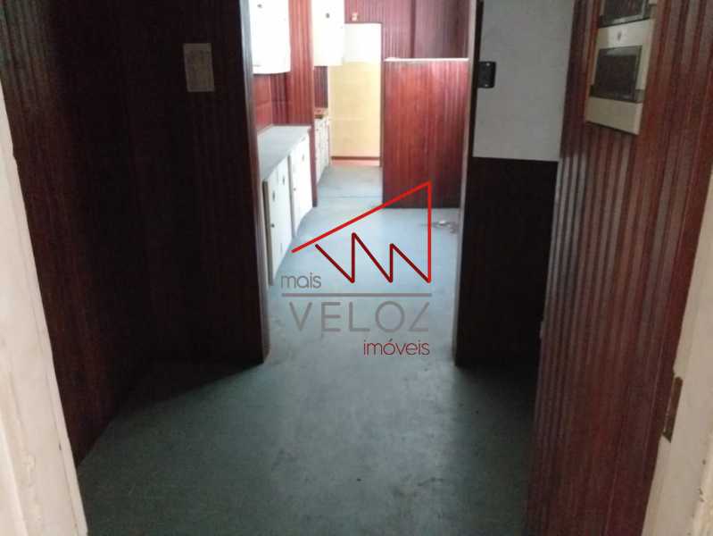 Apartamento à venda com 3 quartos, 220m² - Foto 11