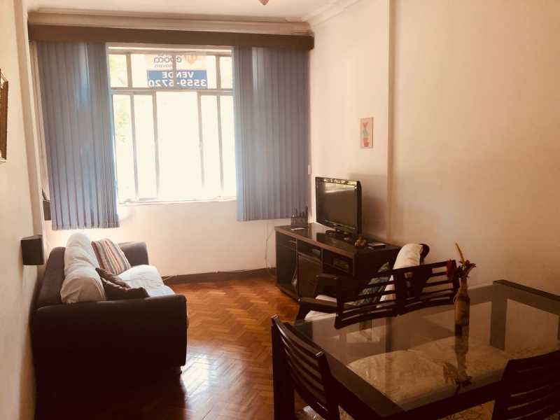 Apartamento à venda com 2 quartos, 70m² - Foto 2