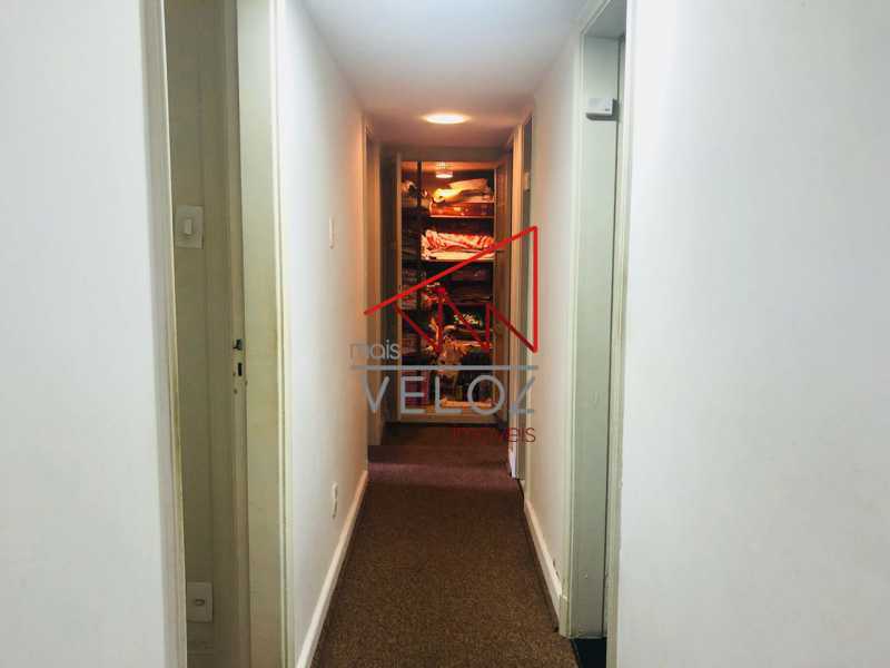 Apartamento à venda com 4 quartos, 252m² - Foto 17