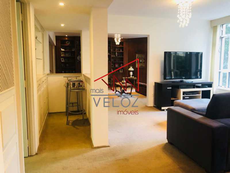 Apartamento à venda com 4 quartos, 252m² - Foto 5