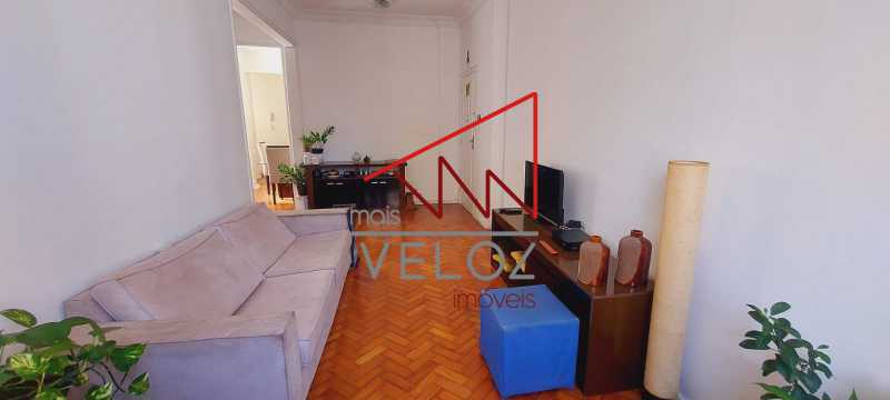 Apartamento à venda com 3 quartos, 107m² - Foto 2