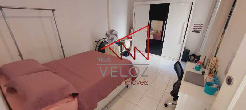 Apartamento à venda com 3 quartos, 107m² - Foto 13