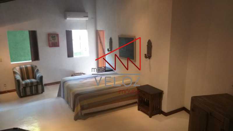 Casa à venda com 5 quartos, 250m² - Foto 9