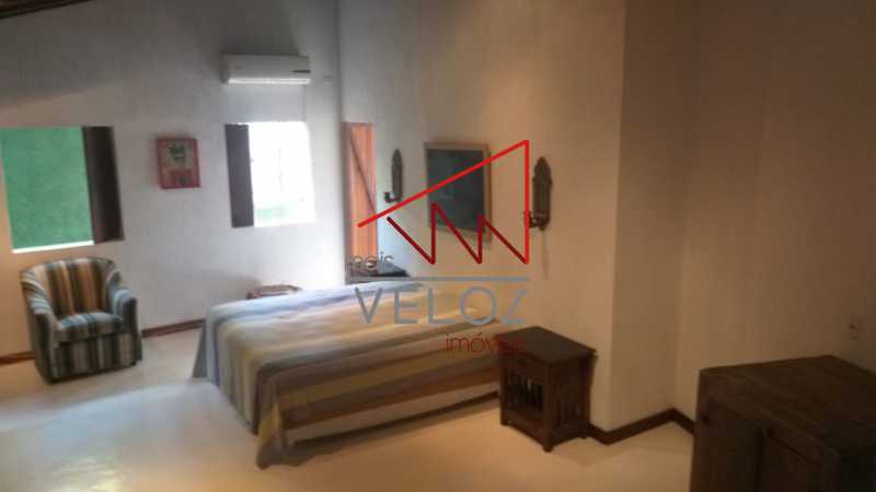 Casa à venda com 5 quartos, 250m² - Foto 12