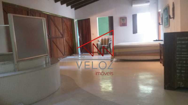 Casa à venda com 5 quartos, 250m² - Foto 13