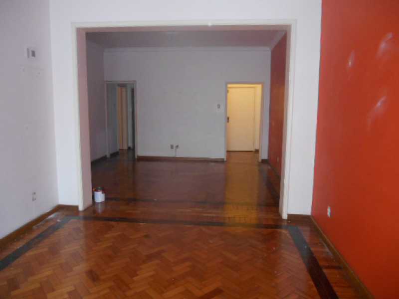 Apartamento à venda com 3 quartos, 158m² - Foto 1