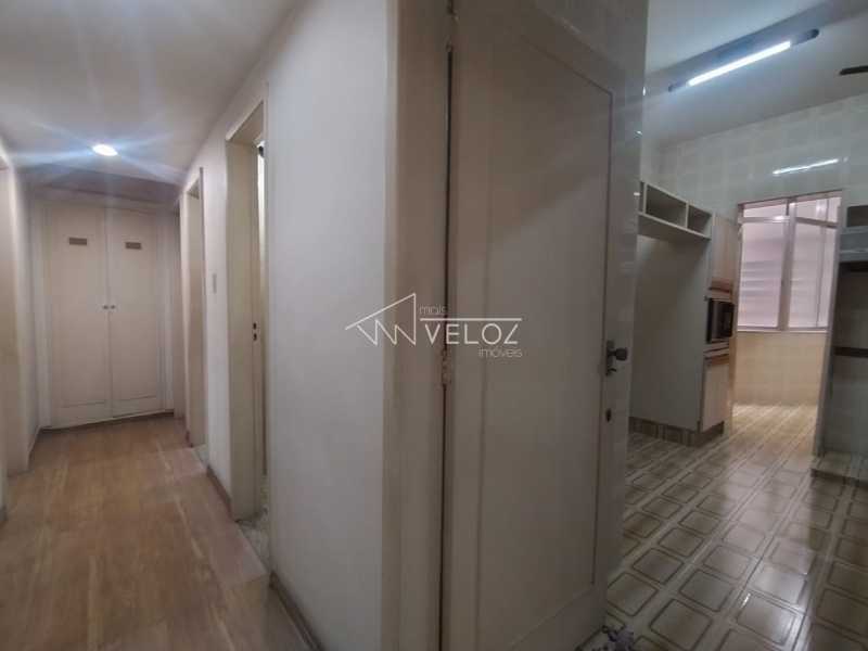 Apartamento à venda com 3 quartos, 130m² - Foto 4