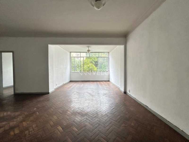 Apartamento à venda com 3 quartos, 147m² - Foto 2