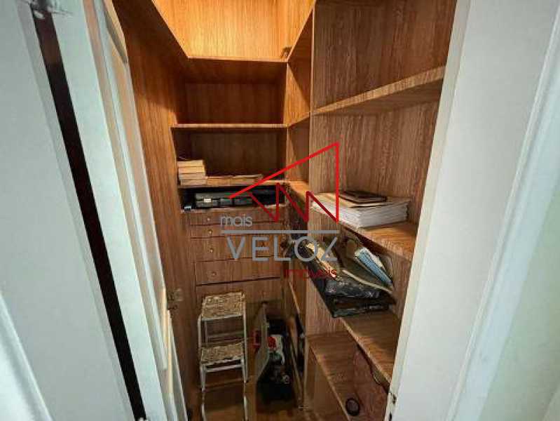 Apartamento à venda com 4 quartos, 230m² - Foto 27