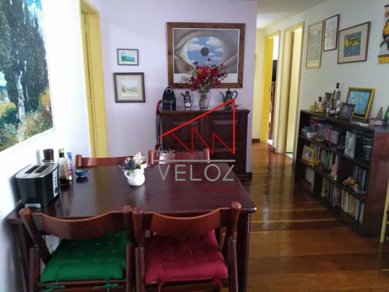 Apartamento à venda com 3 quartos, 95m² - Foto 2