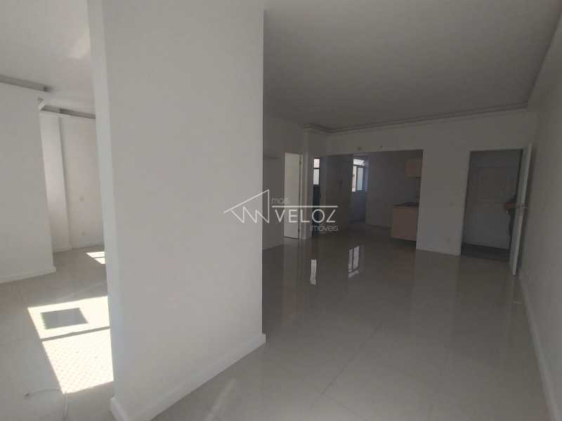 Apartamento à venda com 2 quartos, 69m² - Foto 1