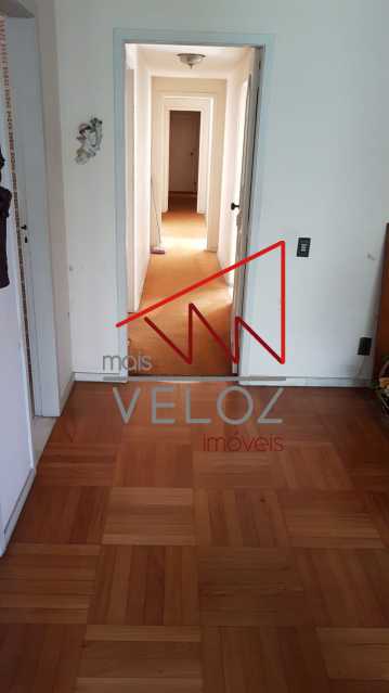 Apartamento à venda com 3 quartos, 210m² - Foto 4