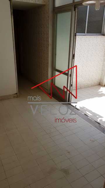 Apartamento à venda com 3 quartos, 210m² - Foto 23