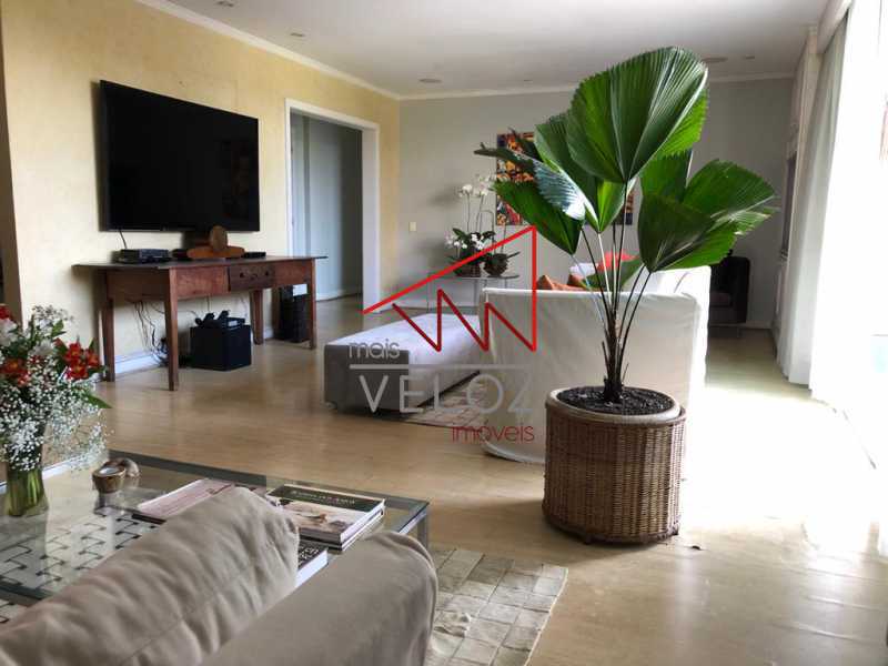 Apartamento à venda com 4 quartos, 210m² - Foto 2