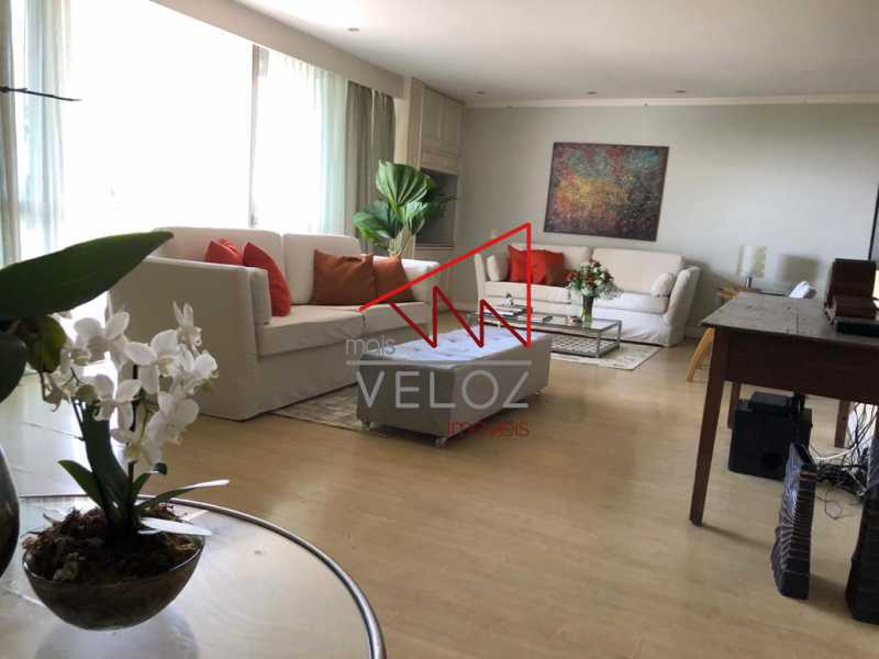 Apartamento à venda com 4 quartos, 210m² - Foto 4