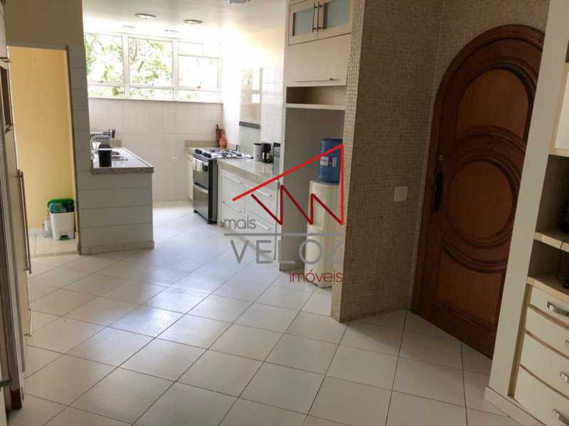 Apartamento à venda com 4 quartos, 210m² - Foto 12