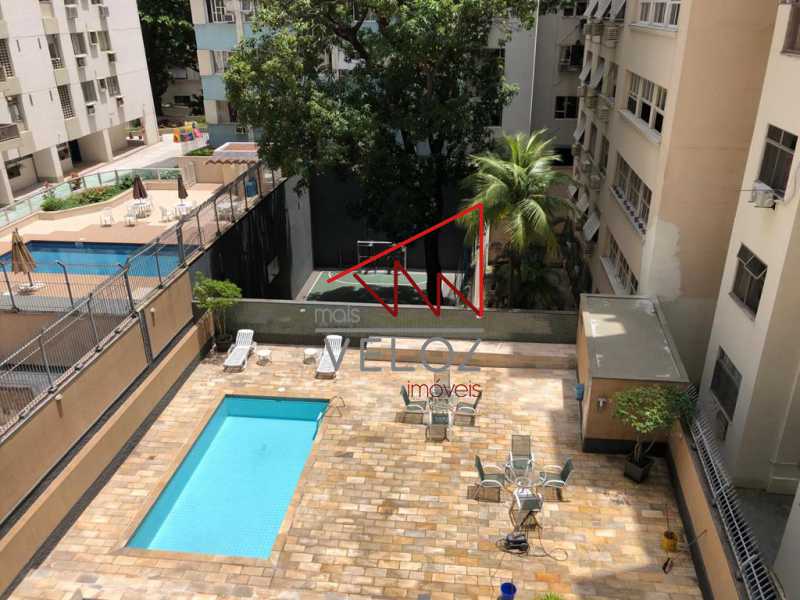 Apartamento à venda com 4 quartos, 210m² - Foto 1