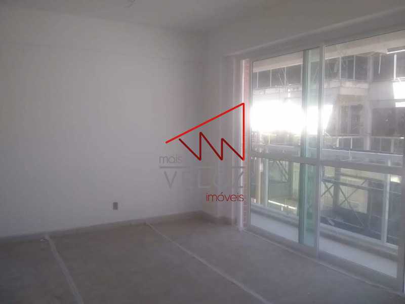 Apartamento à venda com 3 quartos, 98m² - Foto 3