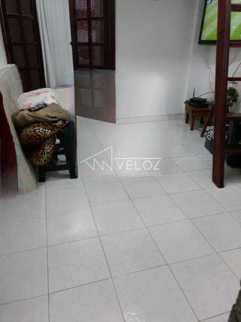 Apartamento à venda com 1 quarto, 40m² - Foto 2