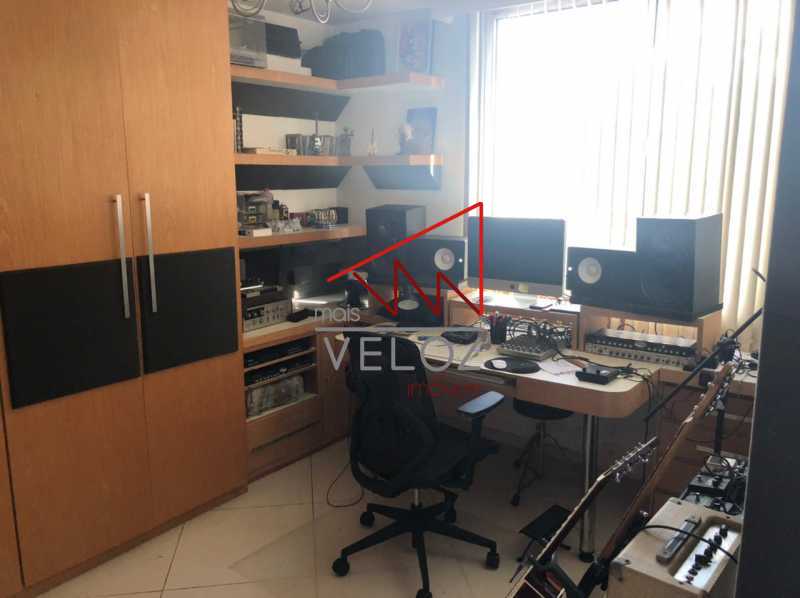 Apartamento à venda com 4 quartos, 200m² - Foto 20