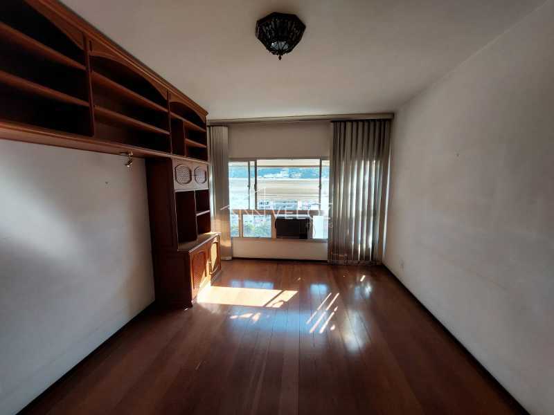 Apartamento à venda com 3 quartos, 113m² - Foto 2