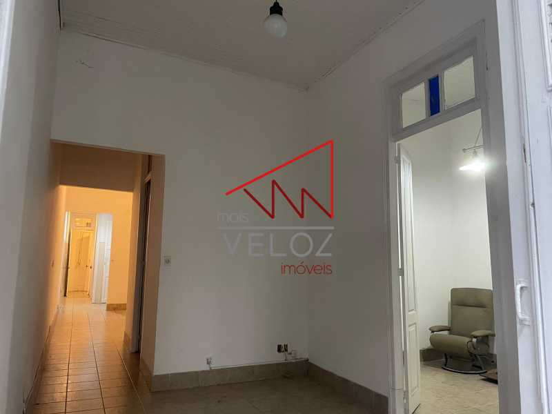 Casa à venda com 5 quartos, 136m² - Foto 3