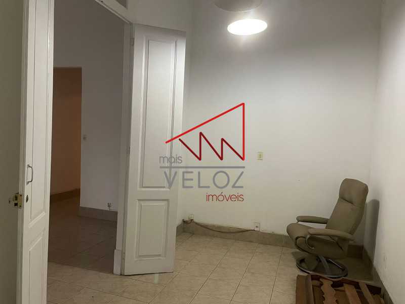 Casa à venda com 5 quartos, 136m² - Foto 16