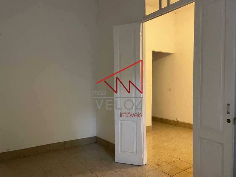 Casa à venda com 5 quartos, 136m² - Foto 23