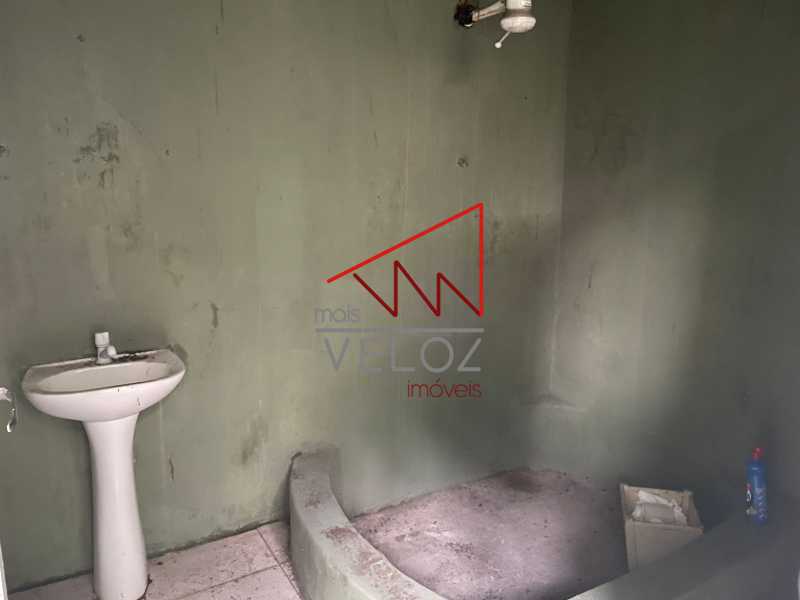 Casa à venda com 5 quartos, 136m² - Foto 27