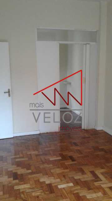 Apartamento à venda com 2 quartos, 70m² - Foto 4