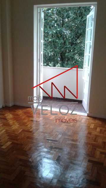 Apartamento à venda com 2 quartos, 70m² - Foto 3