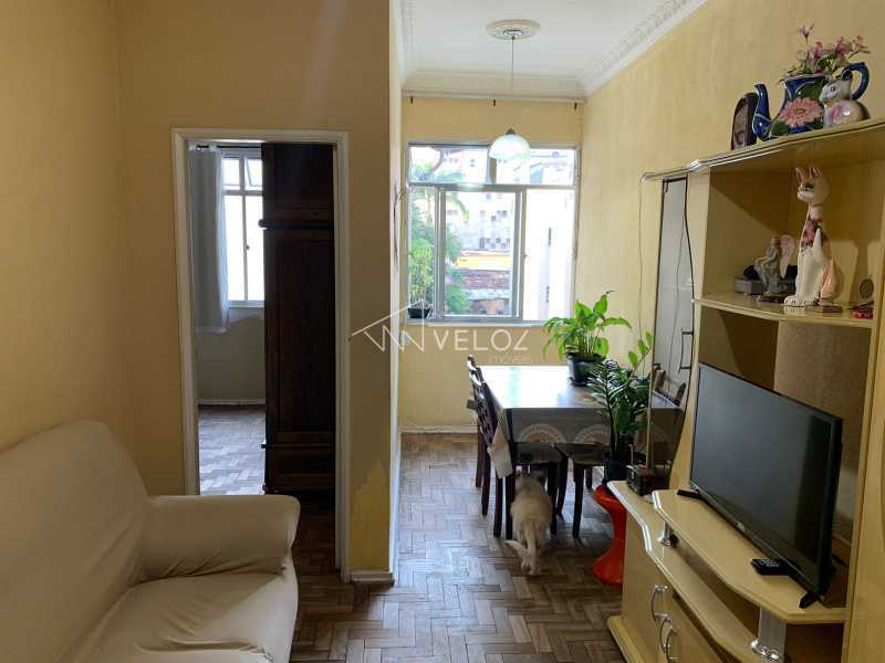 Apartamento à venda com 2 quartos, 64m² - Foto 1