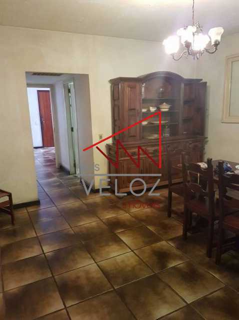 Casa à venda com 3 quartos, 230m² - Foto 2