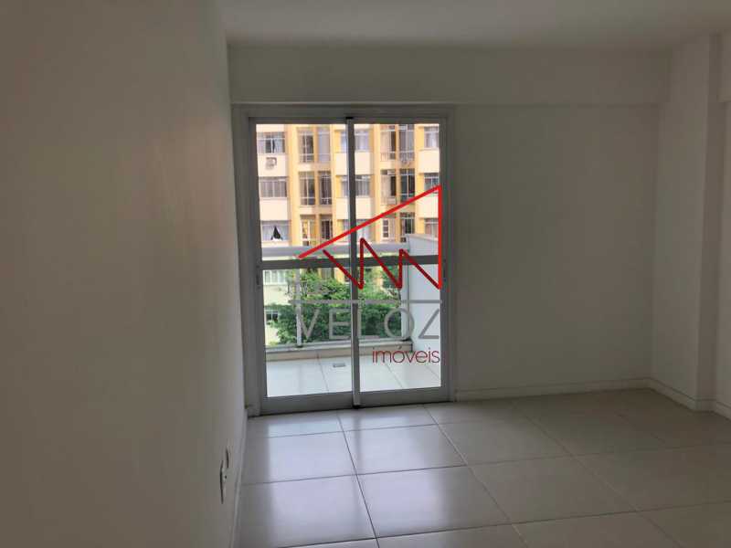 Apartamento à venda com 3 quartos, 97m² - Foto 9