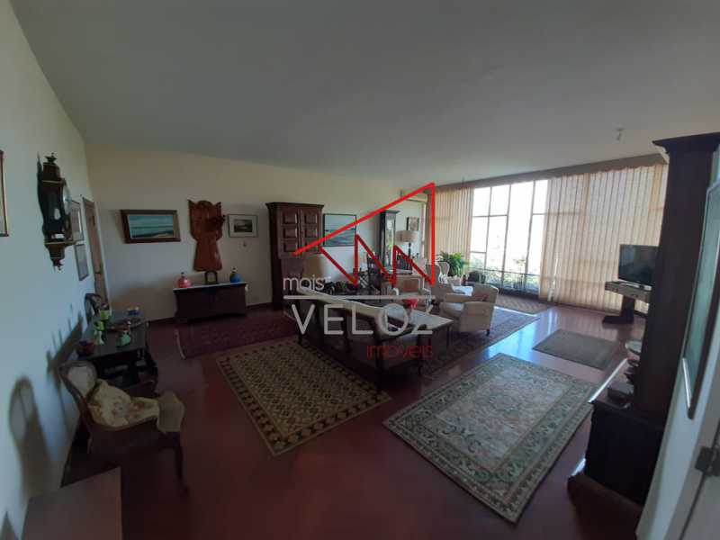 Apartamento à venda com 3 quartos, 288m² - Foto 2