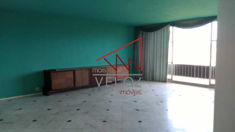 Apartamento à venda com 3 quartos, 288m² - Foto 2