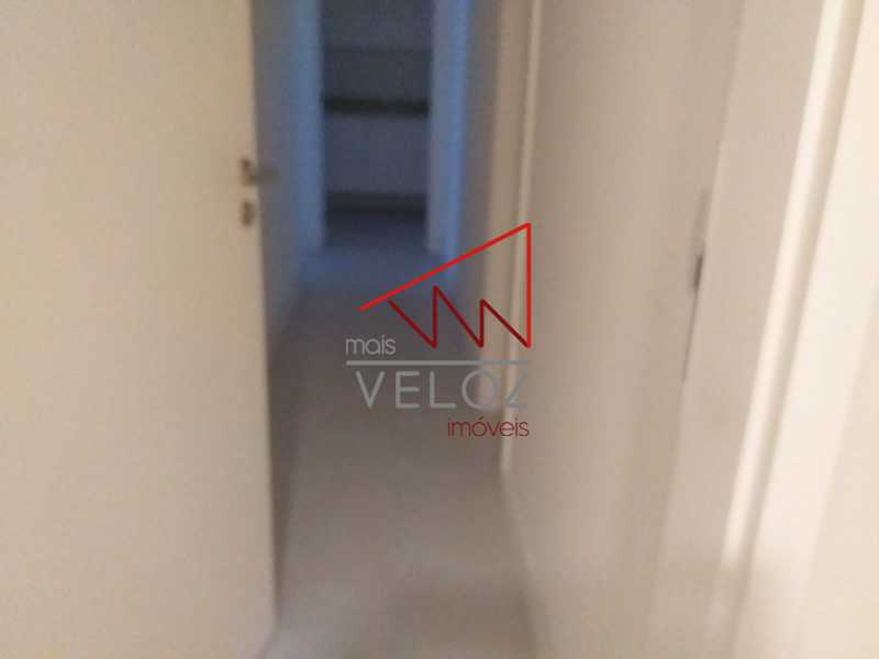 Apartamento à venda com 2 quartos, 77m² - Foto 2