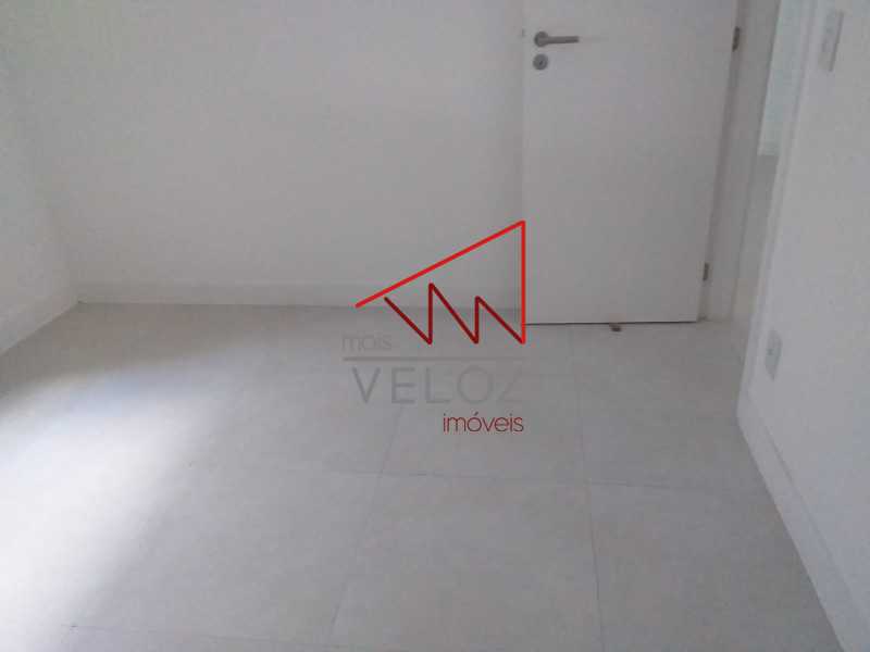 Apartamento à venda com 2 quartos, 77m² - Foto 11