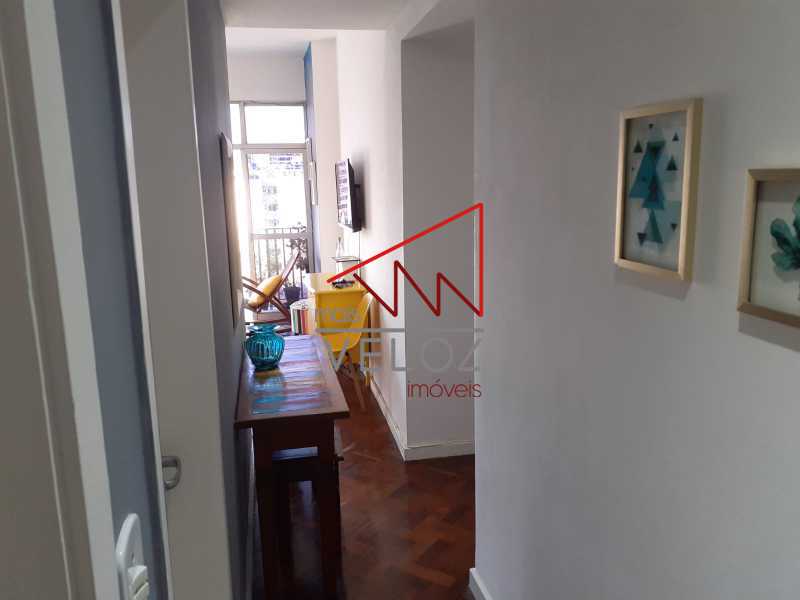 Apartamento à venda com 2 quartos, 70m² - Foto 11