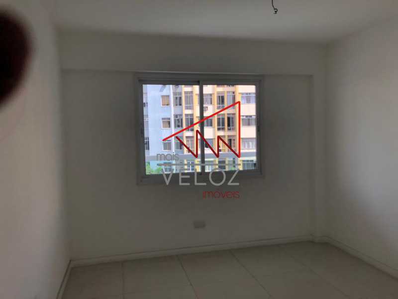 Apartamento à venda com 3 quartos, 97m² - Foto 9