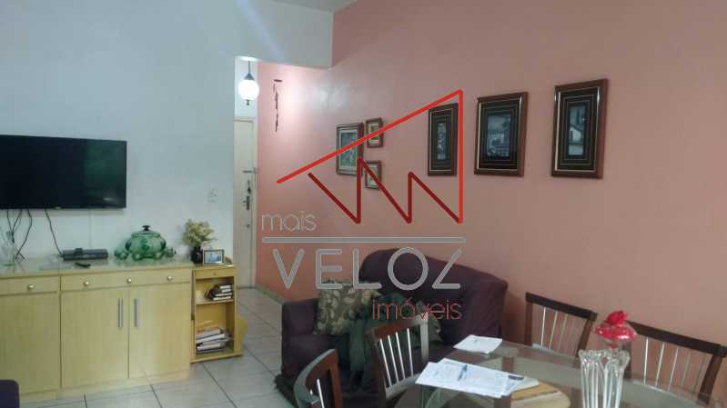 Apartamento à venda com 2 quartos, 64m² - Foto 2