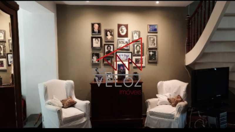 Casa à venda com 5 quartos, 320m² - Foto 12
