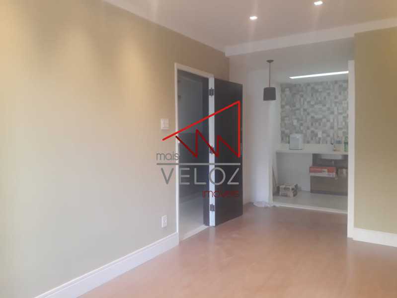 Apartamento à venda com 1 quarto, 42m² - Foto 2