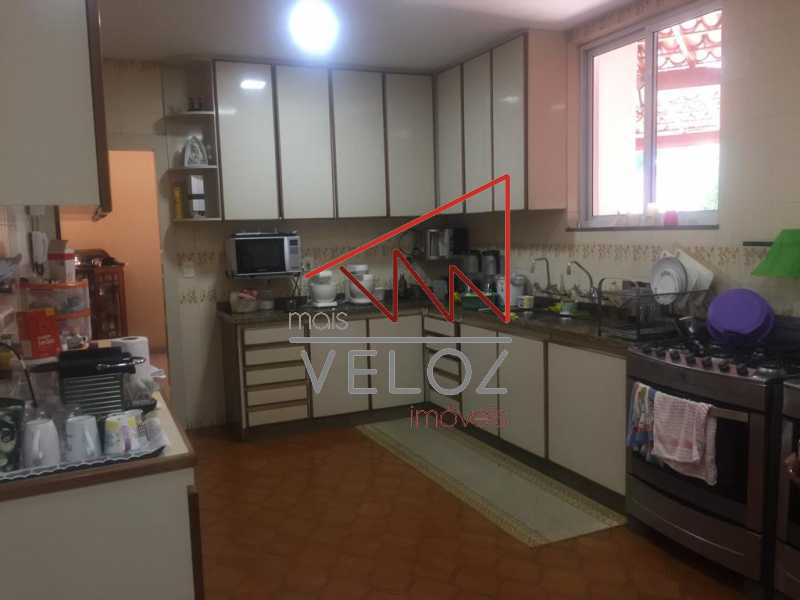 Casa à venda com 5 quartos, 300m² - Foto 12