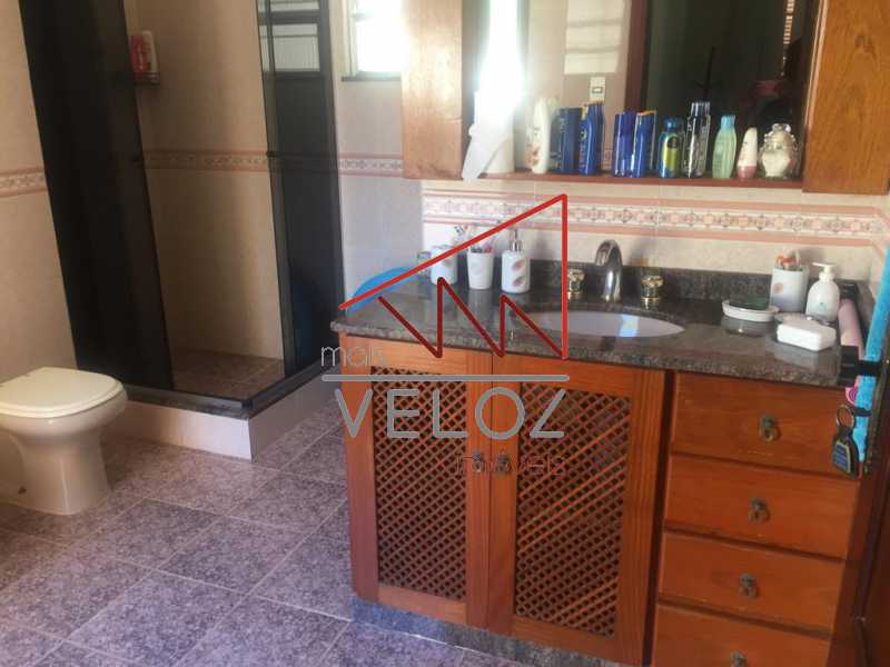 Casa à venda com 5 quartos, 300m² - Foto 22