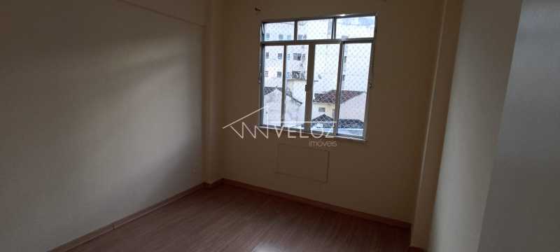 Apartamento à venda com 2 quartos, 64m² - Foto 3