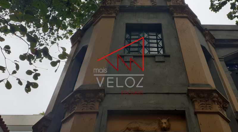 Casa à venda com 3 quartos, 300m² - Foto 1