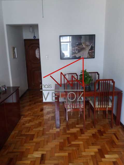 Apartamento à venda com 2 quartos, 75m² - Foto 2