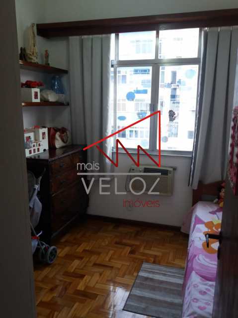 Apartamento à venda com 2 quartos, 75m² - Foto 4