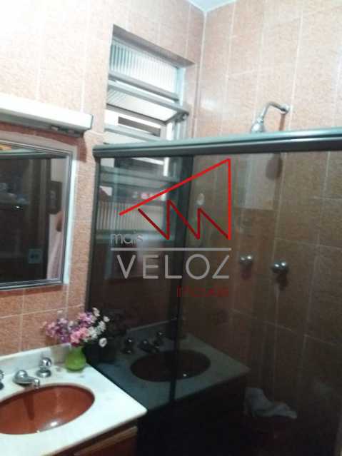 Apartamento à venda com 2 quartos, 75m² - Foto 11